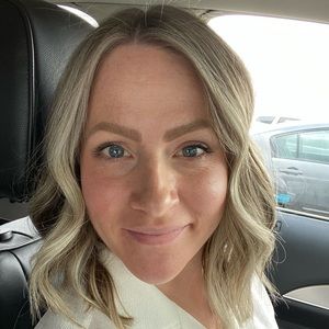 Meet your Posher, Courtney